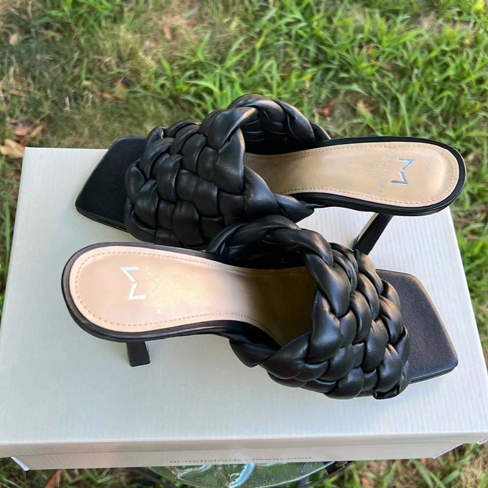 MARC FISHER DAKINA SQUARE TOE SLIDE new with box